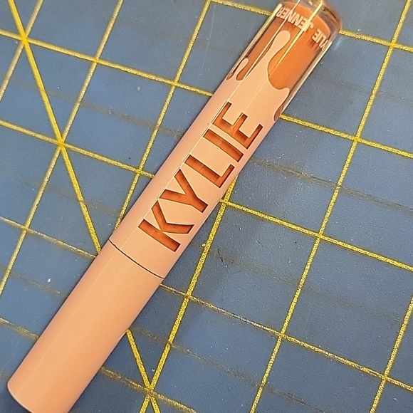 Kylie 616 "Its The Gloss For Me" Lip Gloss Kylie Jenner New - Picture 2 of 4